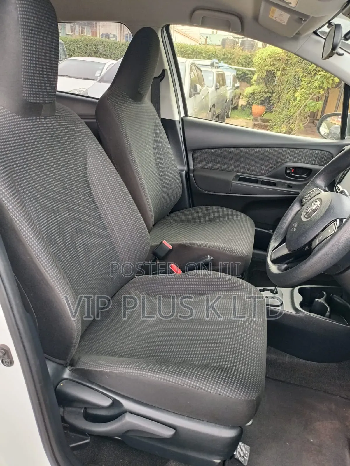 Toyota Vitz 1.0 FWD 5dr 2019 White