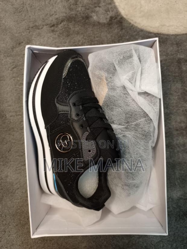Unique Sneakers - main view