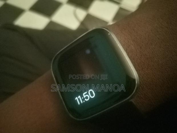 Fitbit Versa Lite Fitnes Watche - main view