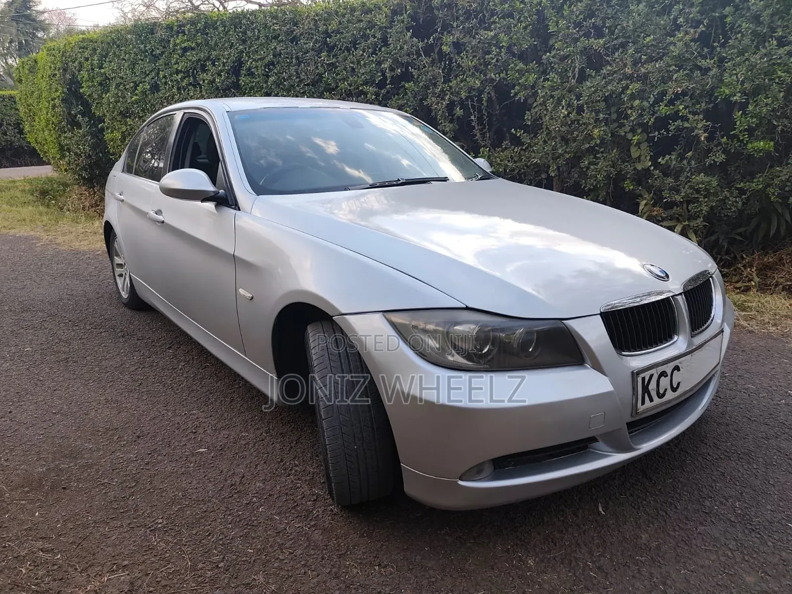 BMW 320i Sedan RWD 2008 Silver