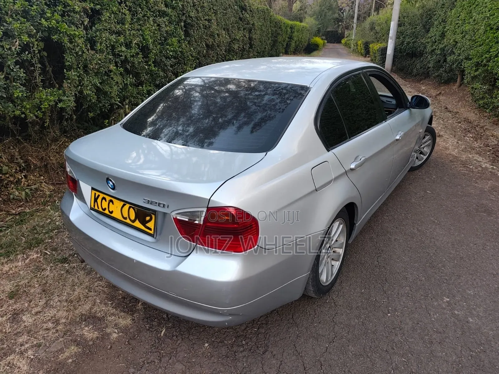 BMW 320i Sedan RWD 2008 Silver