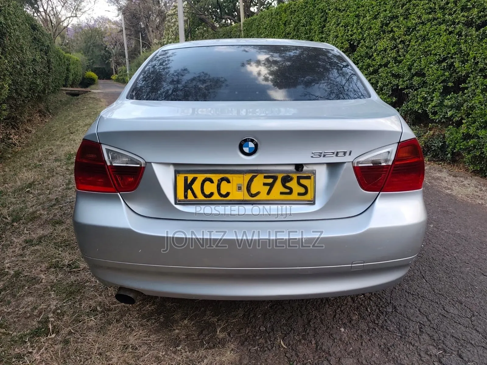 BMW 320i Sedan RWD 2008 Silver