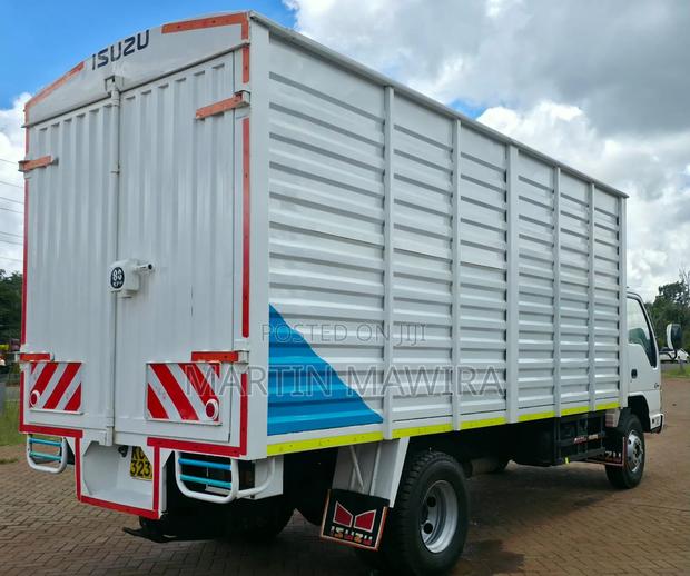 Isuzu NPR 2019 - thumbnail 4