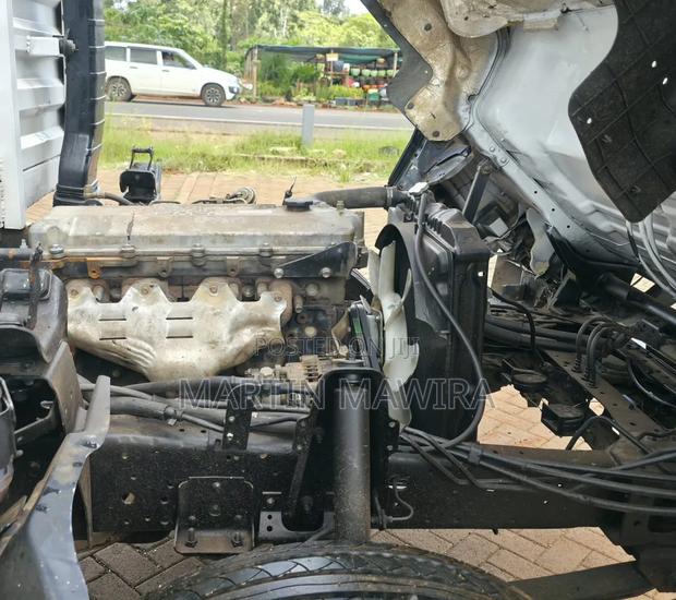 Isuzu NPR 2019 - thumbnail 9