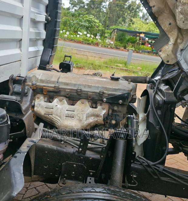 Isuzu NPR 2019 - thumbnail 10