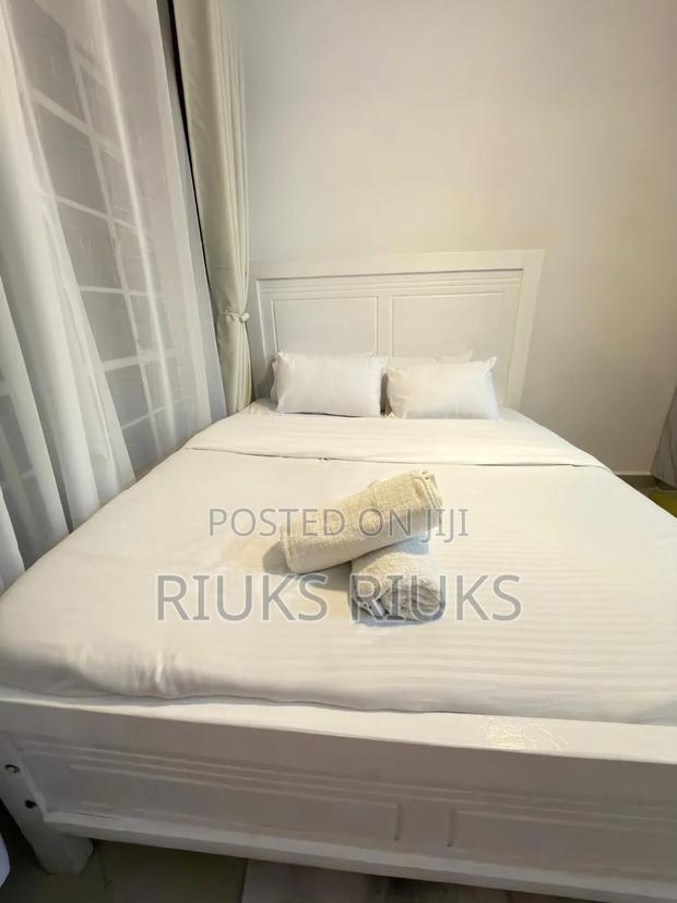 Furnished Studio Airbnb in Ngara Parklands - thumbnail 8