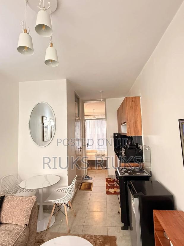 The Hideout Furnished One Bedroom Airbnb Newr TRM - thumbnail 9
