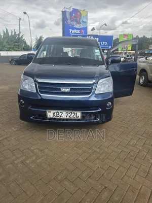 Toyota Noah 2007 Blue