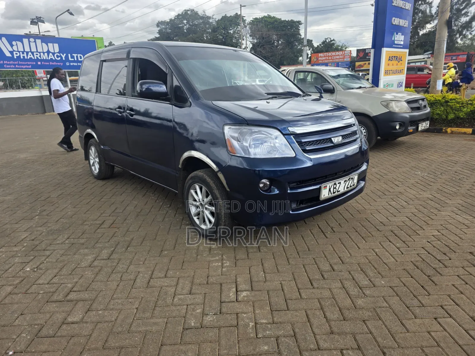 Toyota Noah 2007 Blue