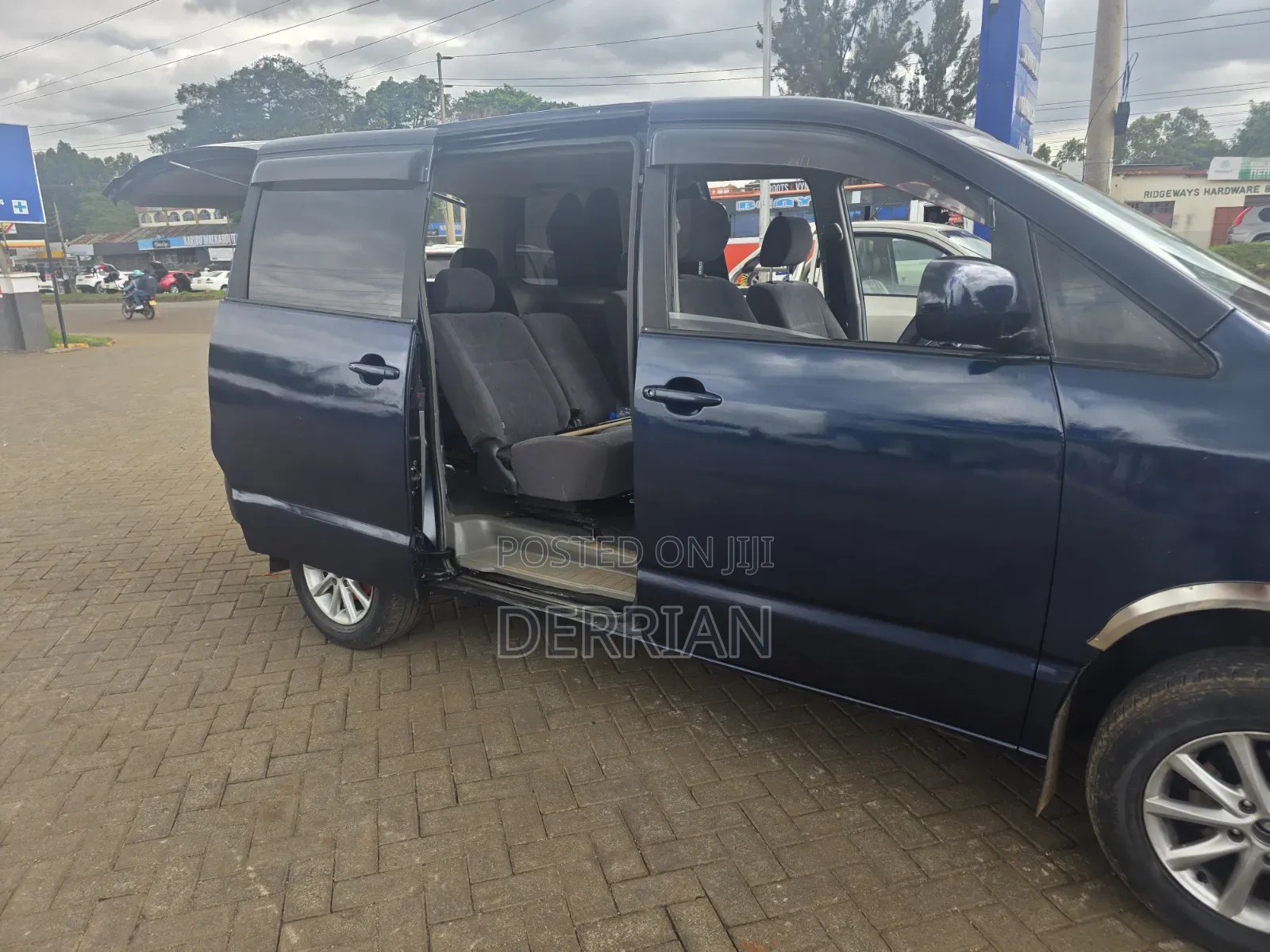 Toyota Noah 2007 Blue