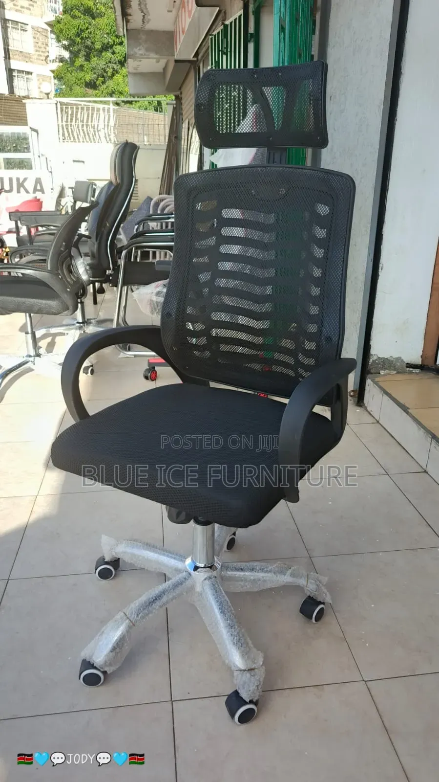 Ergonomic Office Chair -With Headrest