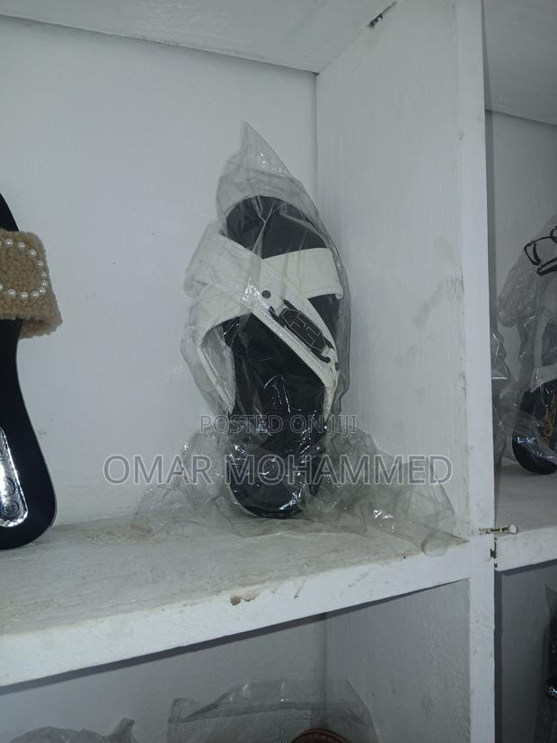 Abuu Shop Shoes and Clothes - thumbnail 2