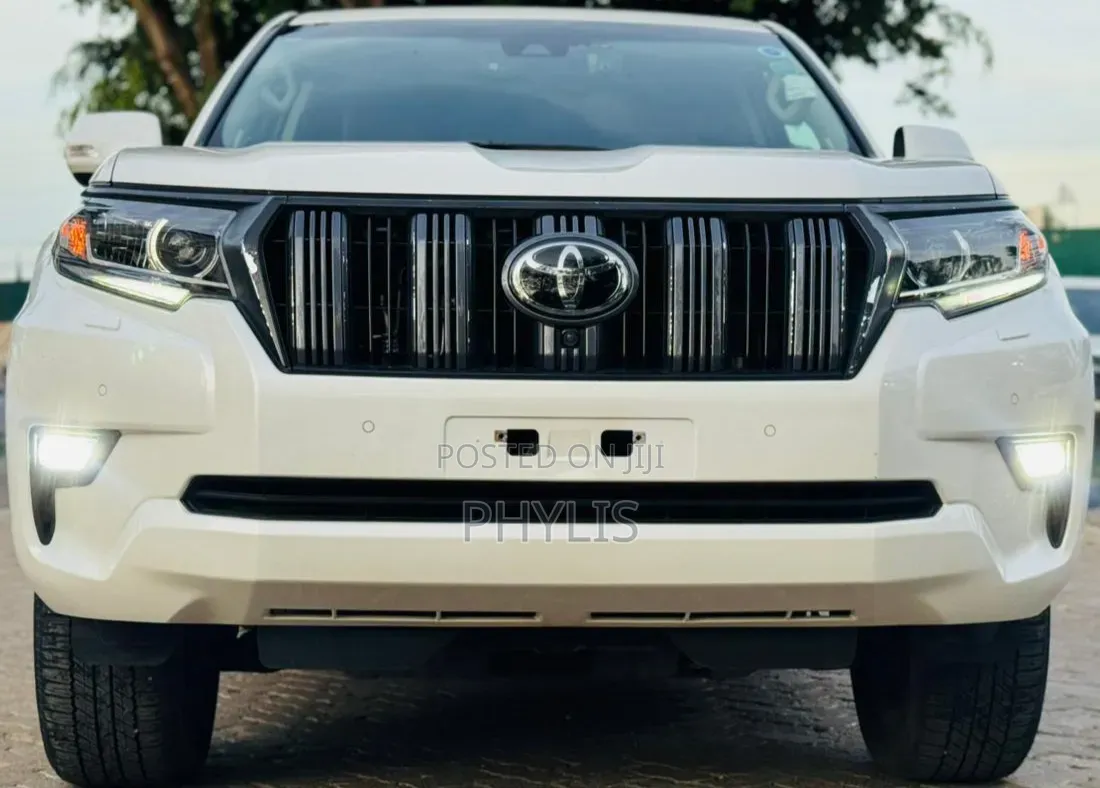 Toyota Land Cruiser Prado 2.8 2019 White