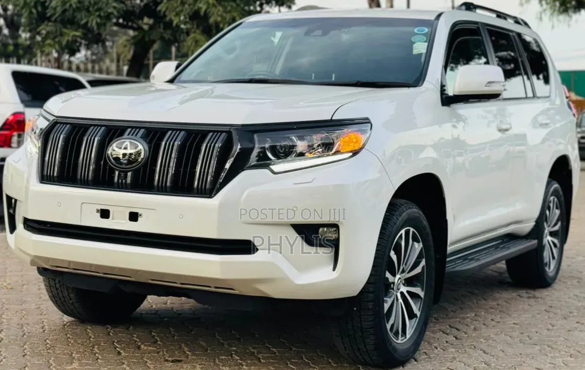 Toyota Land Cruiser Prado 2.8 2019 White