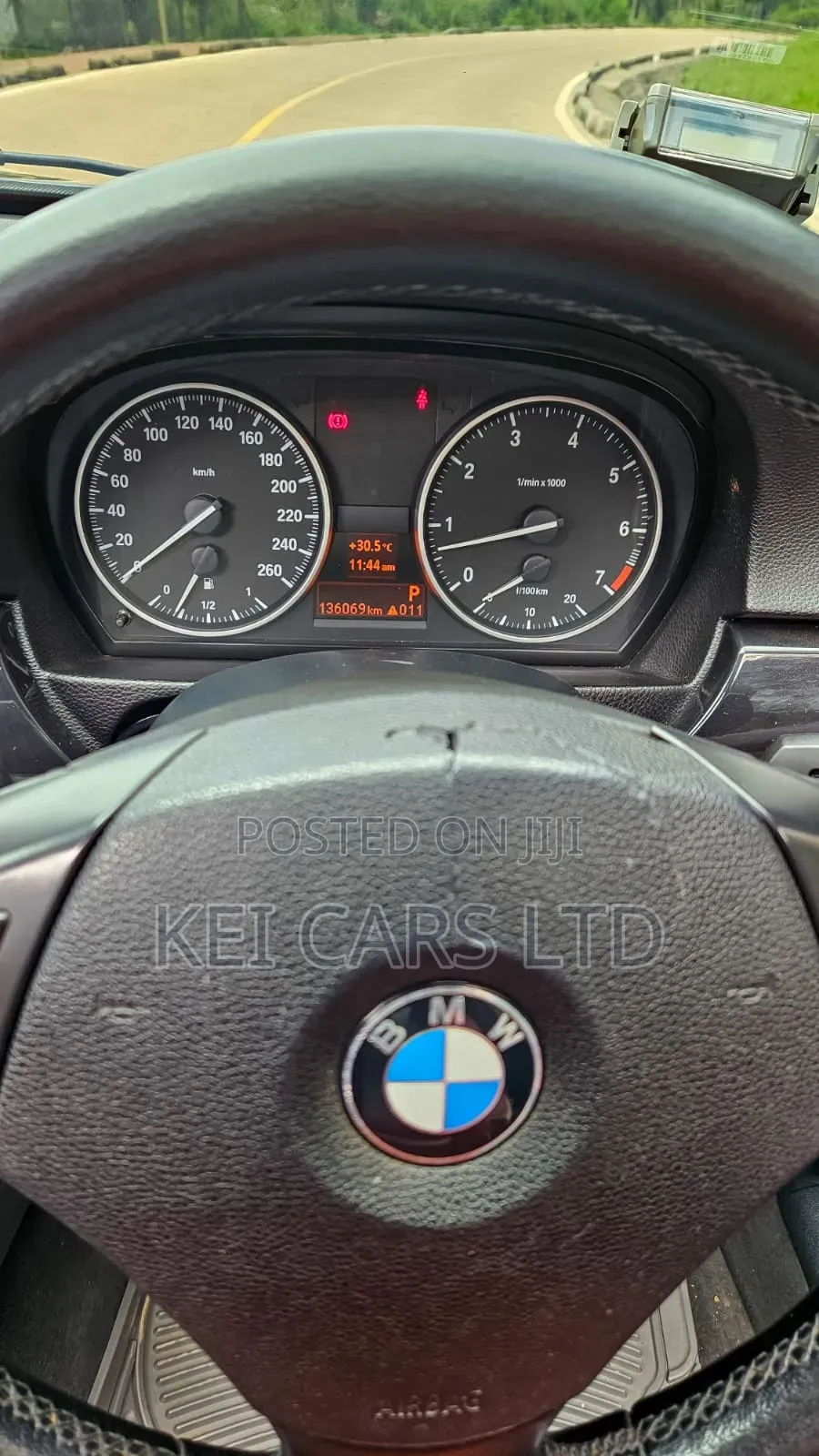 BMW 318i 2011 Blue