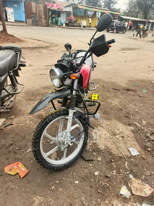 Honda CB 2024 Red - thumbnail 3