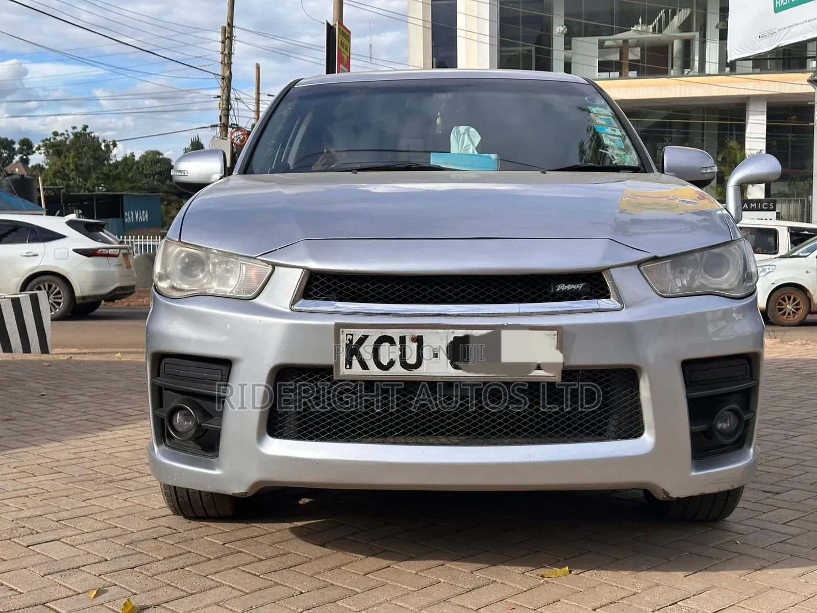 Mitsubishi Outlander 2012 Silver
