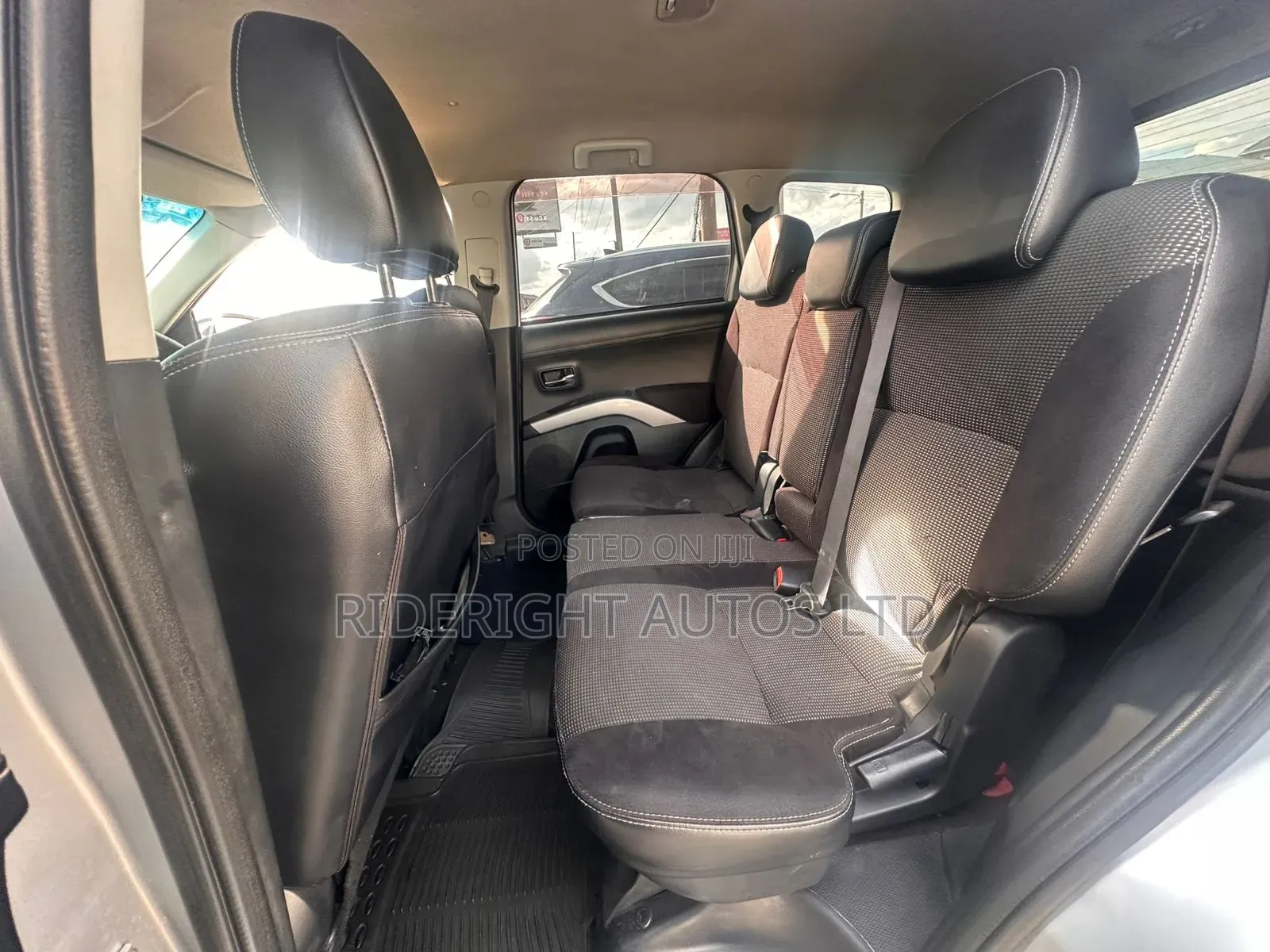 Mitsubishi Outlander 2012 Silver