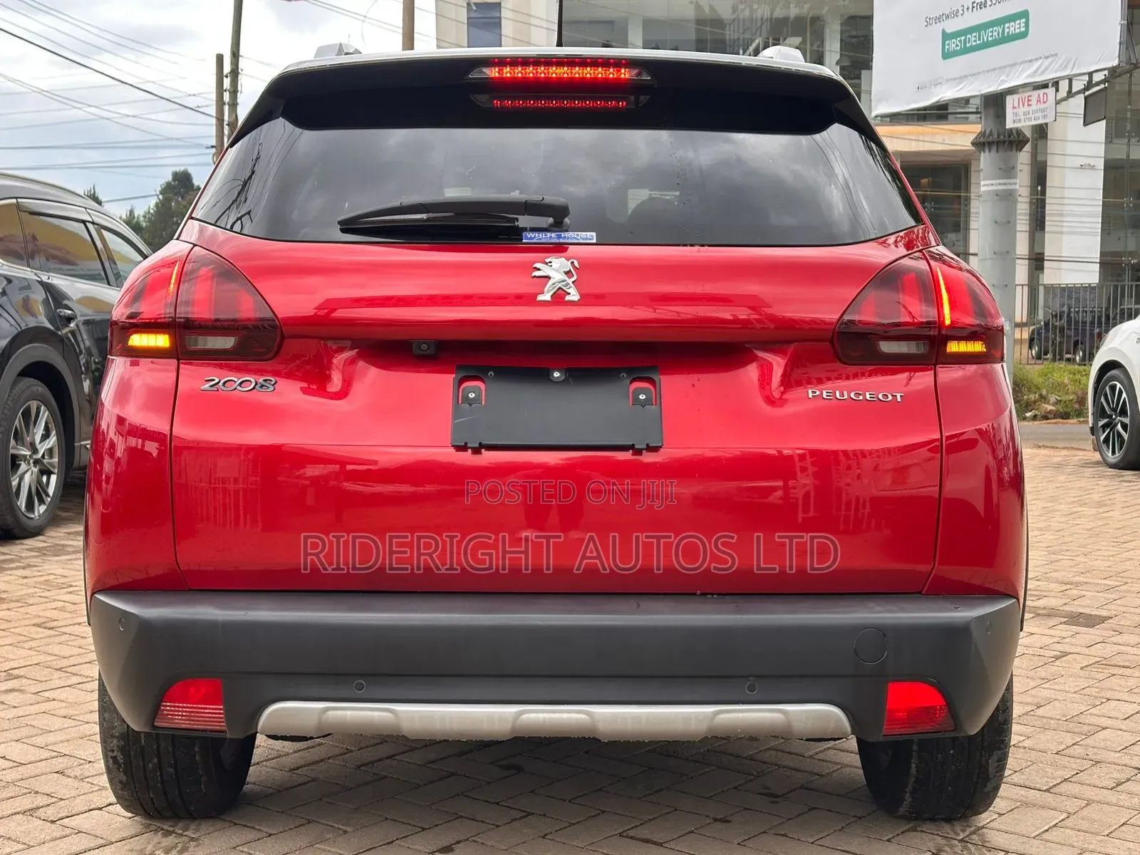 Peugeot 2008 2019 Red