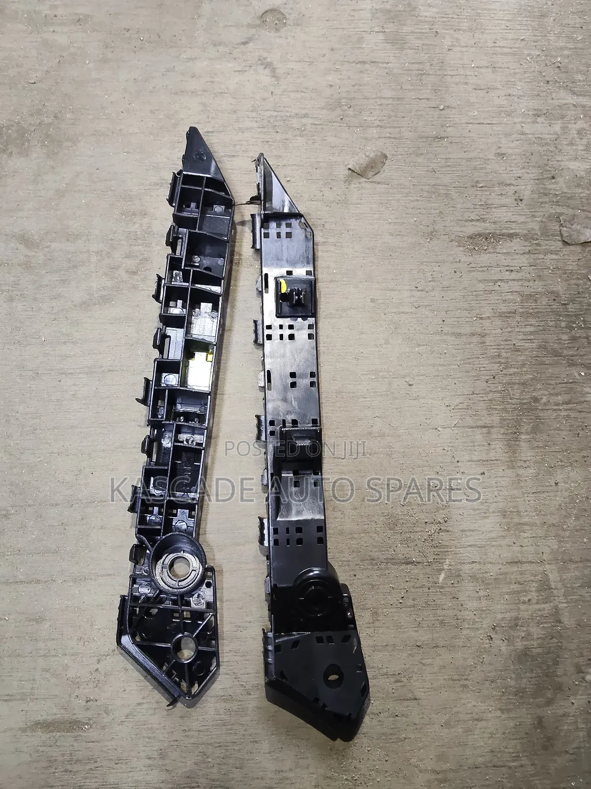 Bumper Slide/Bracket Subaru Outback Bs9