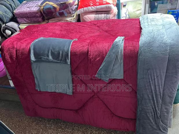 Plush Royale Velvet Bedding 6×7 - main view