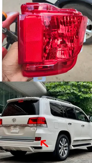 Rear Bumper Reflector Landcruiser V8 2016 + 200 Series