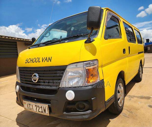 Nissan Caravan (Urvan) 2013 Yellow