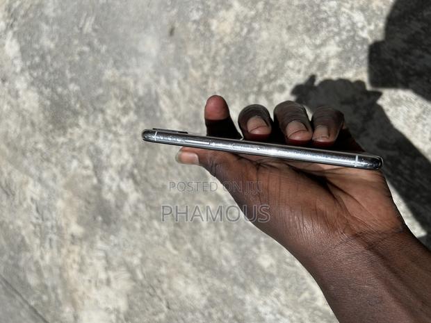 Apple iPhone X 64 GB White - thumbnail 5