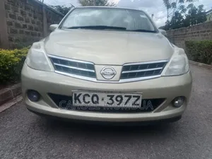 Nissan Tiida 2011 Gold