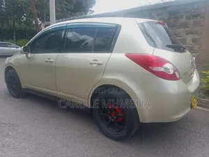 Nissan Tiida 2011 Gold