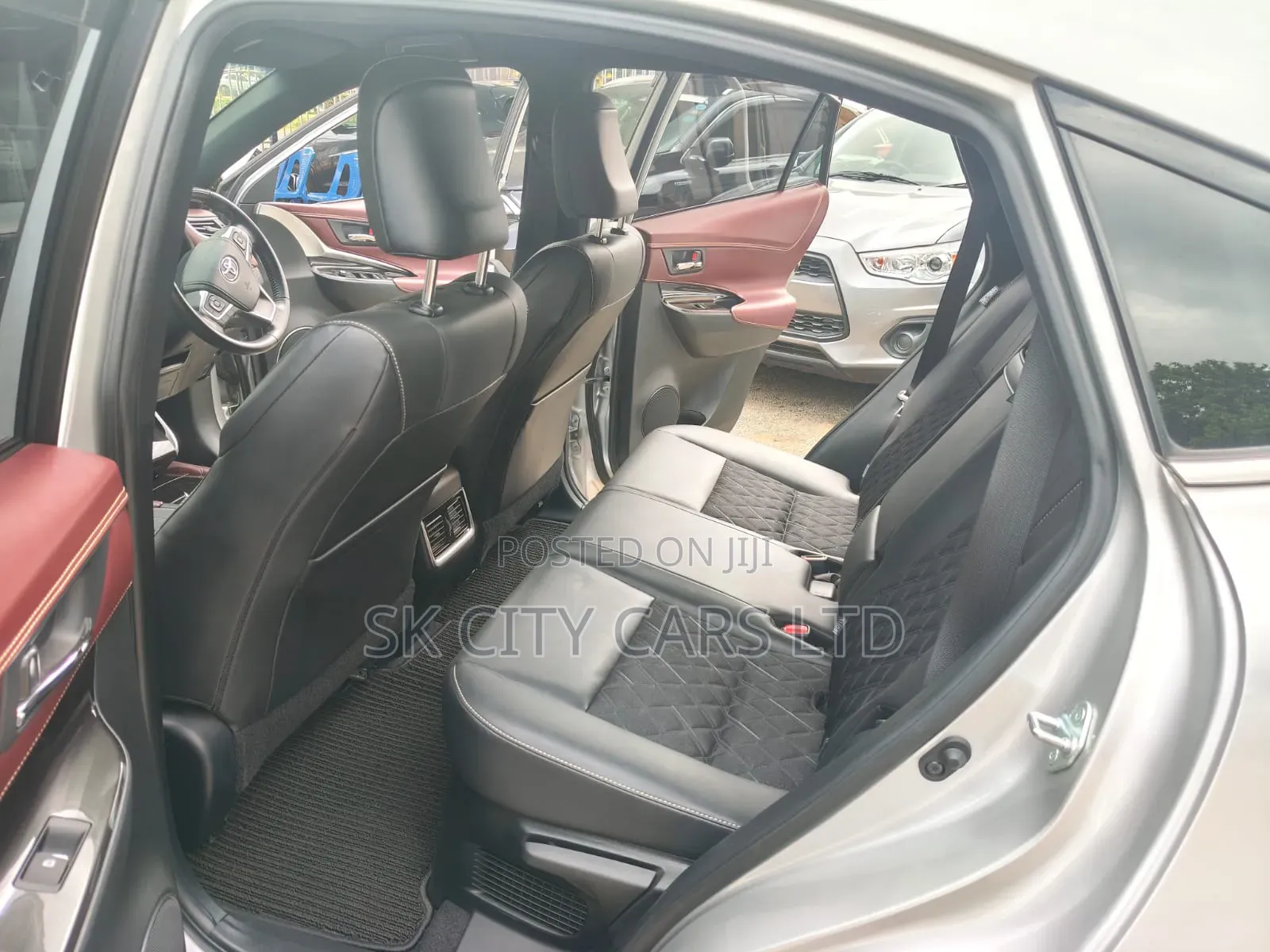 Toyota Harrier 2.5 Hybrid 4WD 2019 Silver