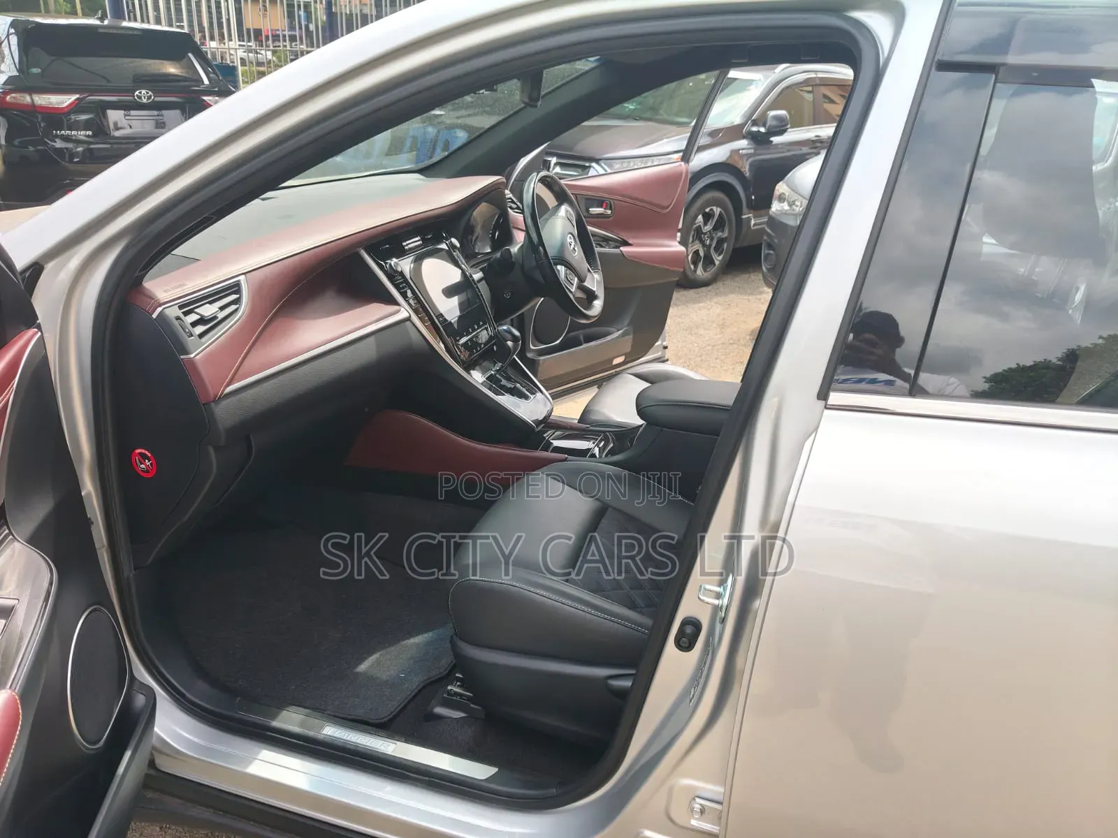 Toyota Harrier 2.5 Hybrid 4WD 2019 Silver