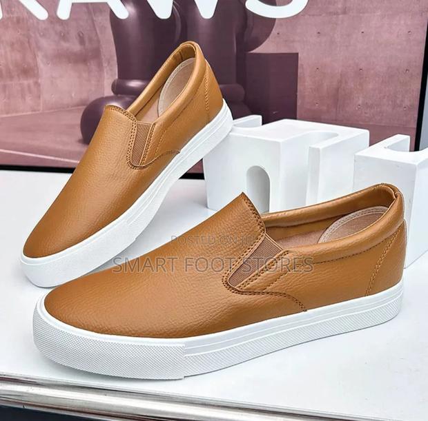 Laceless Casual