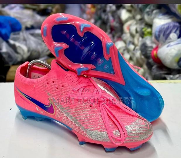 Footbal Shoes - thumbnail 3