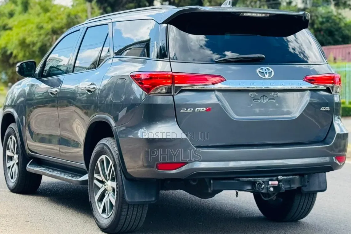 Toyota Fortuner 2.8 D AWD 2019 Black