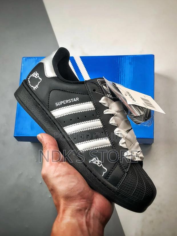 Adidas Superstar “Kitty Black “