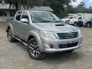 Toyota Hilux 2016 Silver