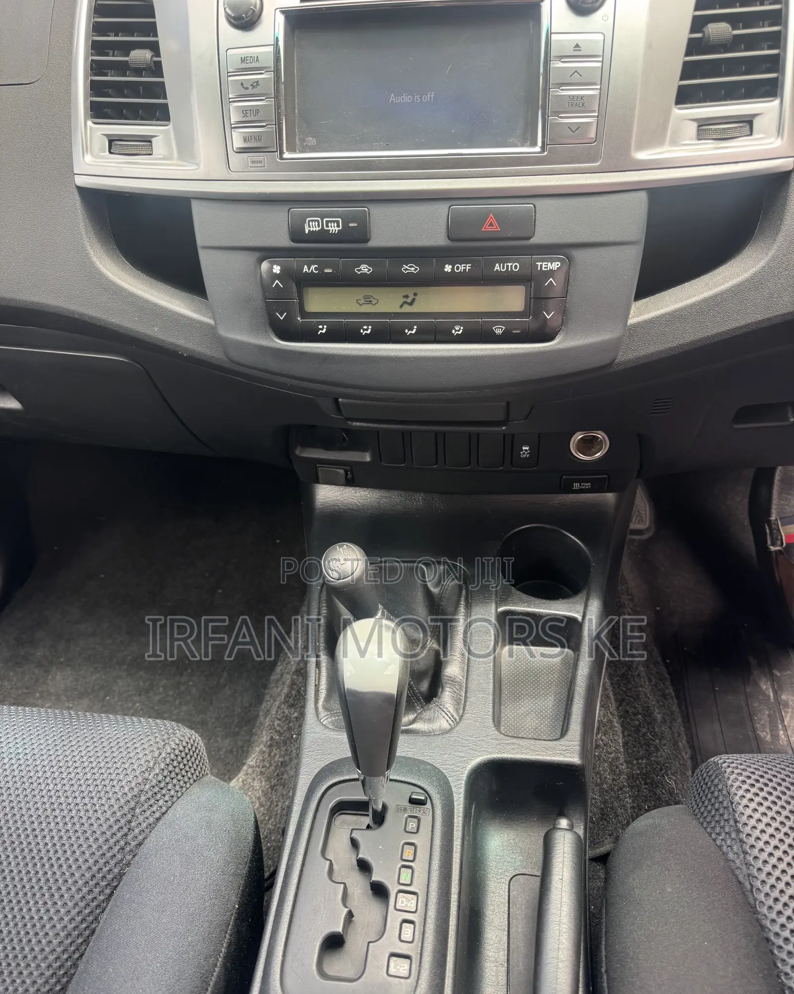 Toyota Hilux 2016 Silver