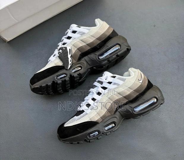 Nike Airmax 95 “ Grey Gradient - main view