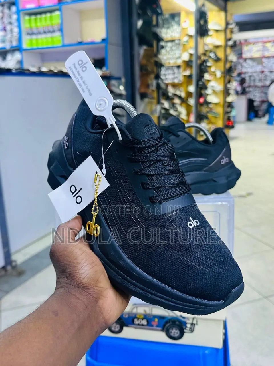 Alo Sneakers