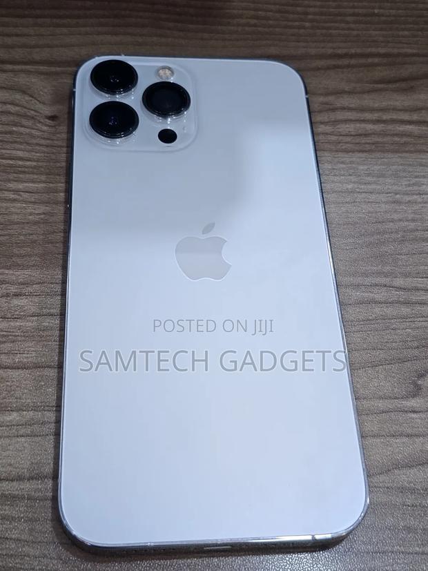 Apple iPhone 15 Pro Max 256 GB White - main view