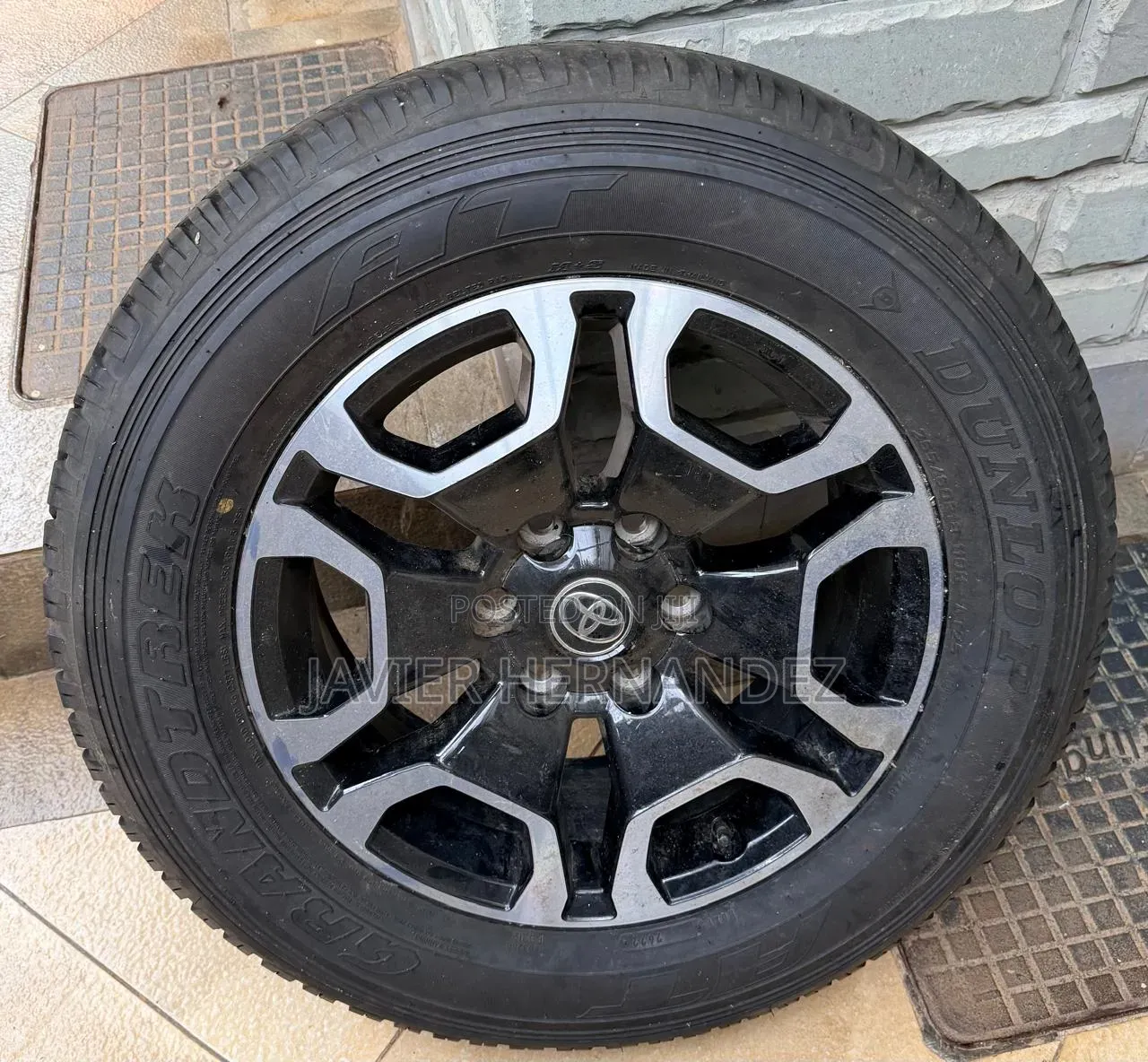Dunlop Tyers Elegant Rims!