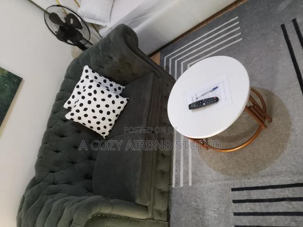 Chi Suites Airbnb Studio - thumbnail 5