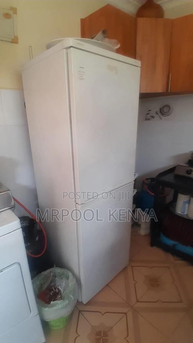 Ariston 200 Litres Fridge
