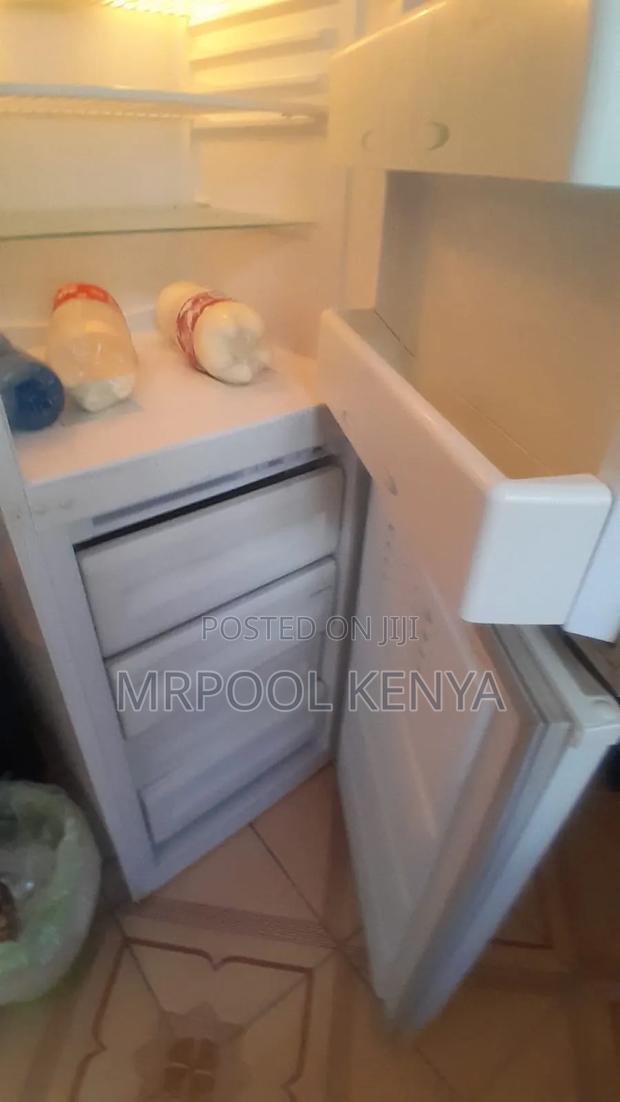 Ariston 200 Litres Fridge - thumbnail 3