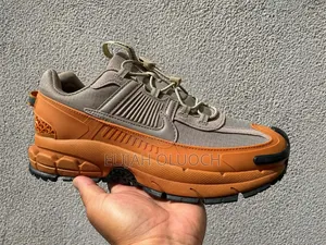 Nike Zoom Vomero Roam Sneaker,