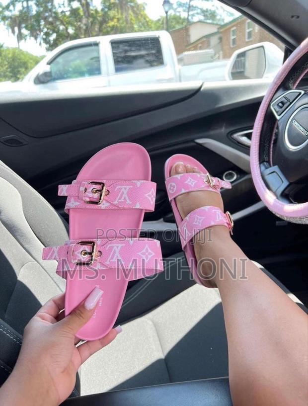 New Lv Sandals ( Unboxed ) Size 37-42 - thumbnail 5
