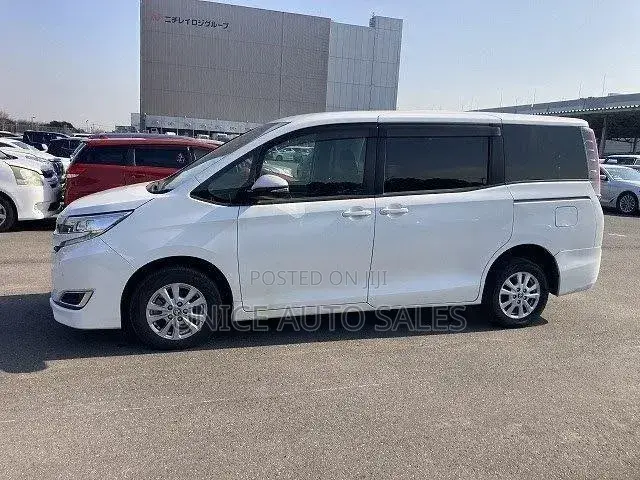 Toyota Voxy 2019 White