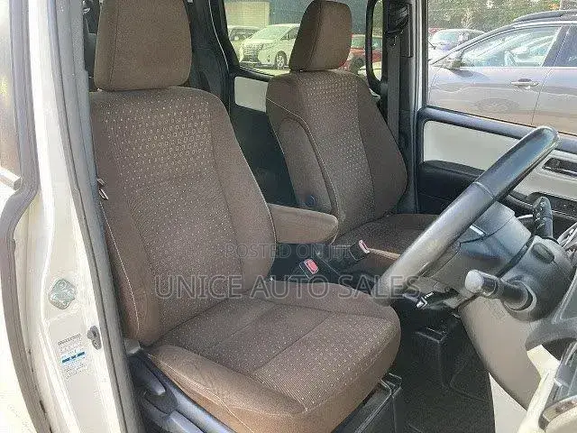 Toyota Voxy 2019 White