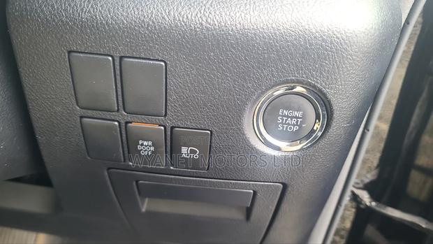 Toyota Vellfire 2019 Black - thumbnail 14